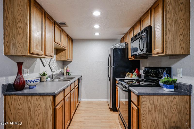 3402 N 32nd St #141, Phoenix, AZ 85018