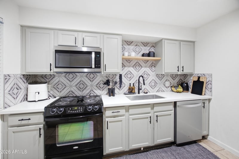 3402 N 32nd St #163, Phoenix, AZ 85018