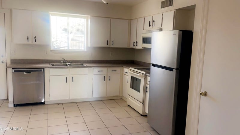 3404 Tangerine Ln, Phoenix, AZ 85051