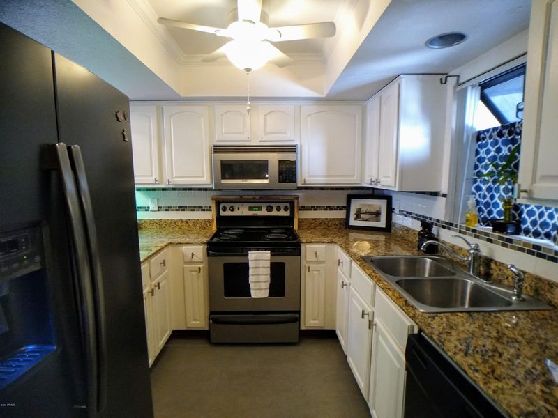 3405 W Danbury Dr #D113, Phoenix, AZ 85053