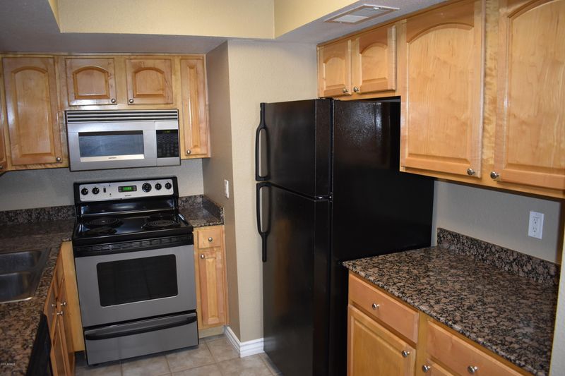 3405 W Danbury Dr #D125, Phoenix, AZ 85053