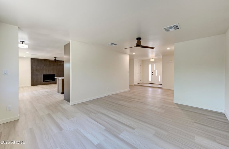 3409 Mercer Ln, Phoenix, AZ 85028