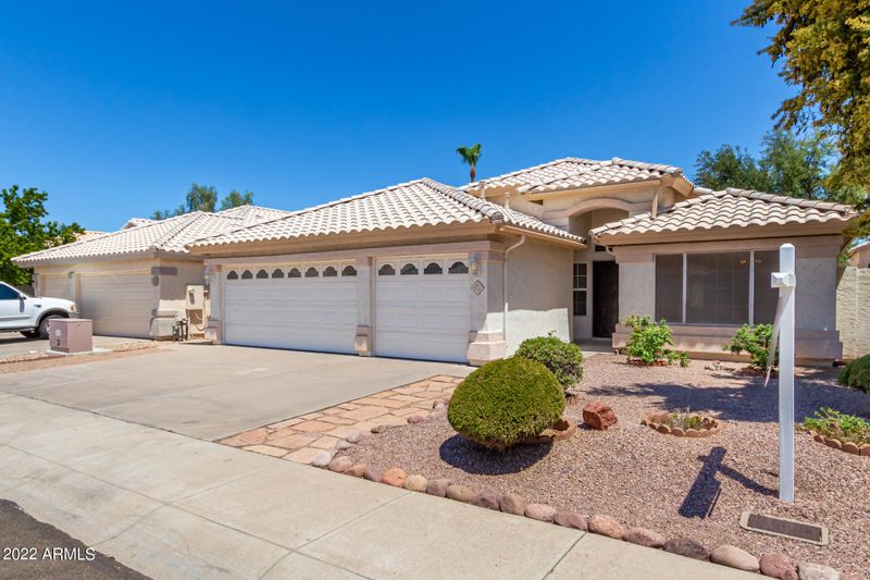 3410 E Kerry Ln, Phoenix, AZ 85050