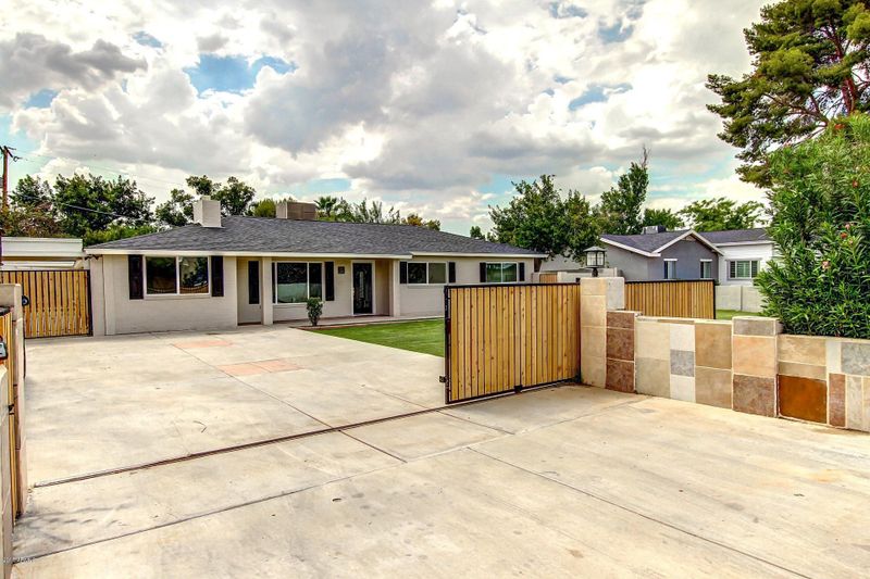 3410 N 36th St, Phoenix, AZ 85018