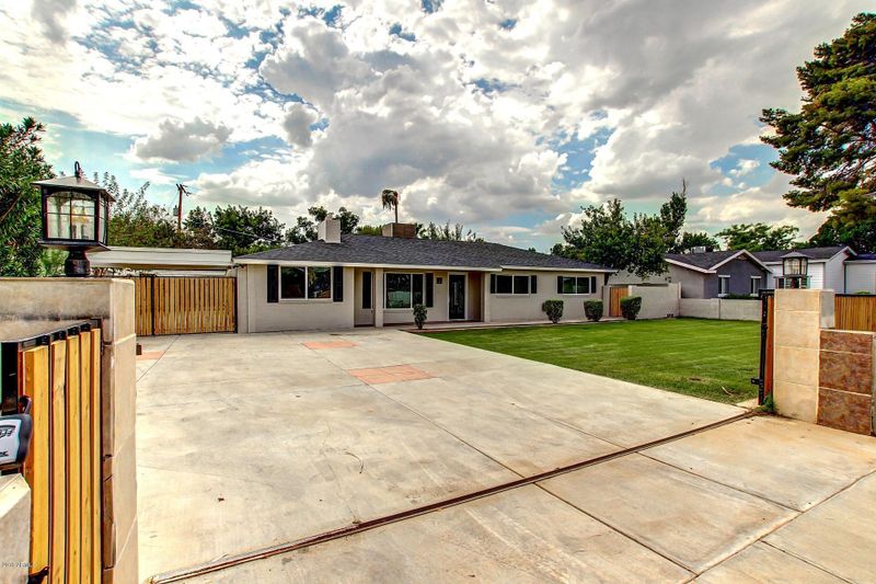 3410 N 36th St, Phoenix, AZ 85018