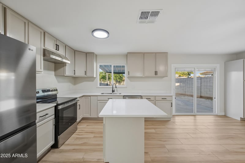 3410 Pershing Ave, Phoenix, AZ 85029