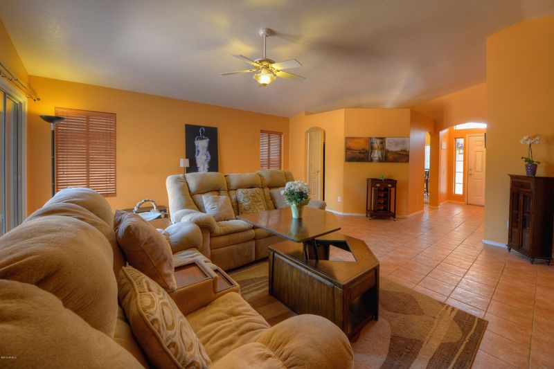 3412 E Lavey Ln, Phoenix, AZ 85032