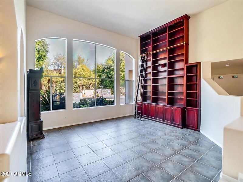 3412 E Suncrest Ct, Phoenix, AZ 85044