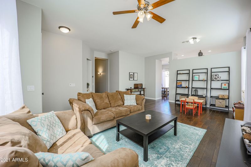 3412 W Sands Dr, Phoenix, AZ 85027