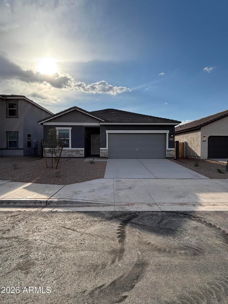34136 Stoneleigh Dr, San Tan Valley, AZ 85143