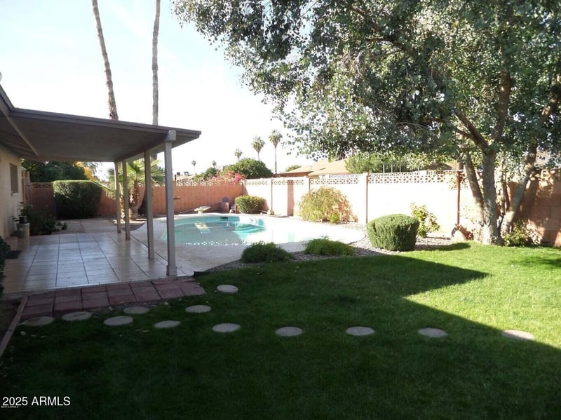 3414 Gelding Dr, Phoenix, AZ 85053