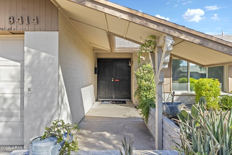 3414 Gelding Dr, Phoenix, AZ 85053