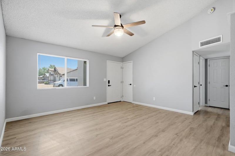 3414 69th Dr, Phoenix, AZ 85033
