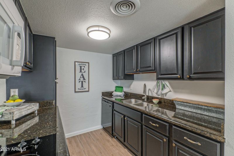 3416 N 44th St #33, Phoenix, AZ 85018