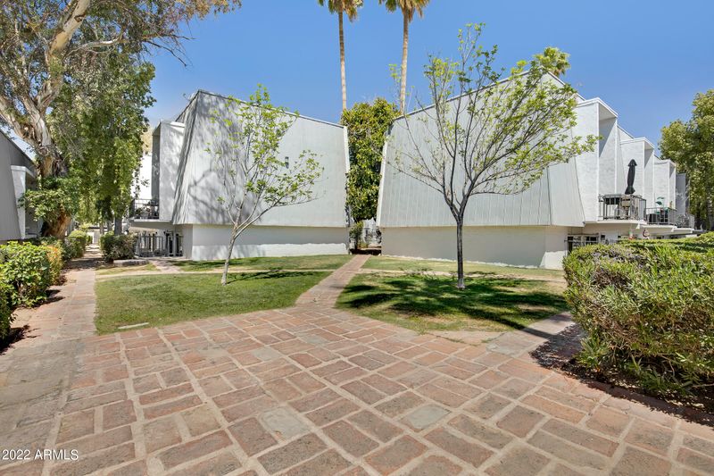 3416 N 44th St #63, Phoenix, AZ 85018
