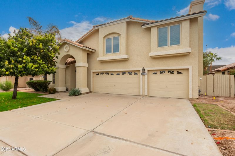 3417 E Cedarwood Ln, Phoenix, AZ 85048