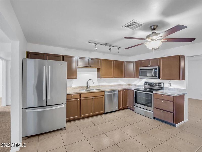 3417 E Claire Dr, Phoenix, AZ 85032