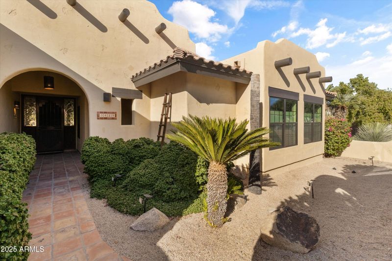 3418 E Las Rocas Dr, Phoenix, AZ 85028