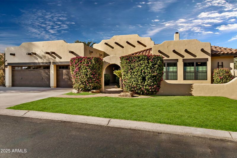 3418 E Las Rocas Dr, Phoenix, AZ 85028