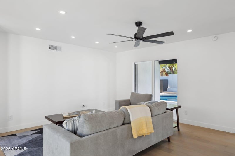 342 E Orangewood Ave, Phoenix, AZ 85020