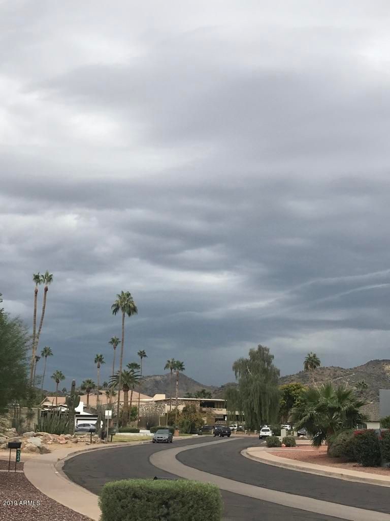 342 W Moon Valley Dr, Phoenix, AZ 85023