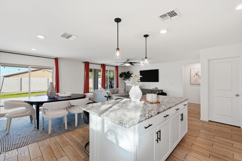 3420 Donner Dr, Phoenix, AZ 85041