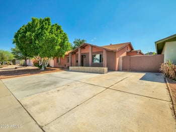 3421 Country Gables Dr, Phoenix, AZ 85053