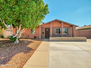 3421 Country Gables Dr, Phoenix, AZ 85053