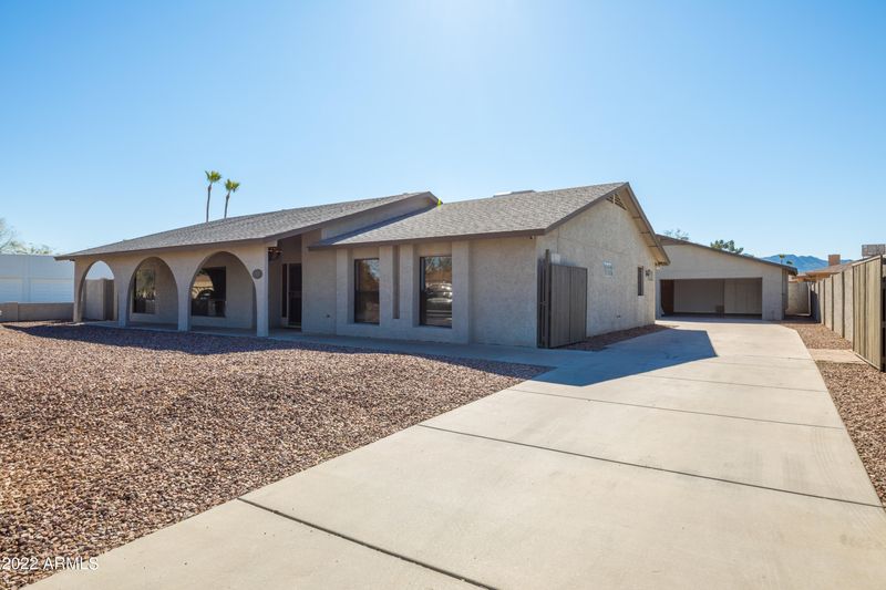 3421 E Shangri La Rd, Phoenix, AZ 85028