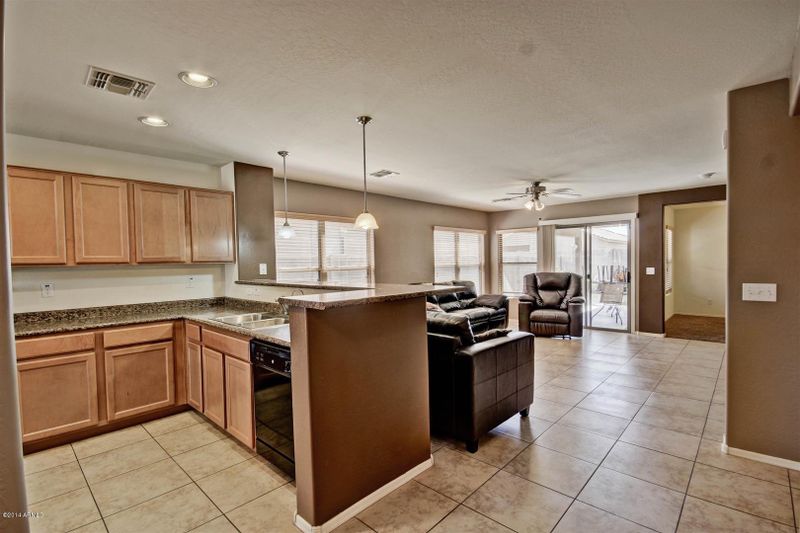 3423 E Denim Trl, San Tan Valley, AZ 85143