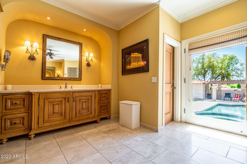 3423 E Rovey Ave, Paradise Valley, AZ 85253