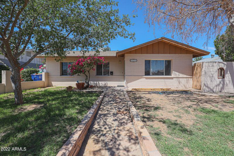 3424 W Saint Moritz Ln, Phoenix, AZ 85053