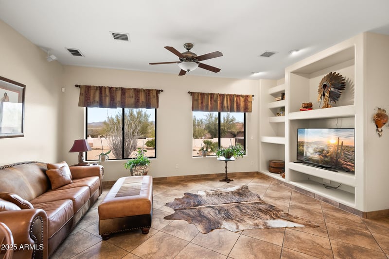 34242 10th St, Phoenix, AZ 85085