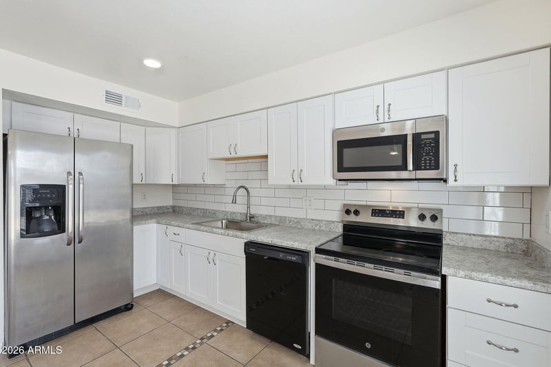 3427 E Helena Dr, Phoenix, AZ 85032