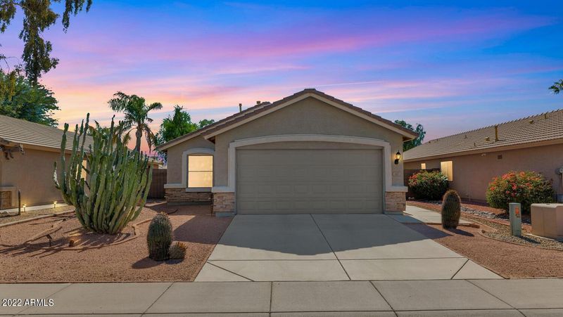 3427 E Wahalla Ln, Phoenix, AZ 85050