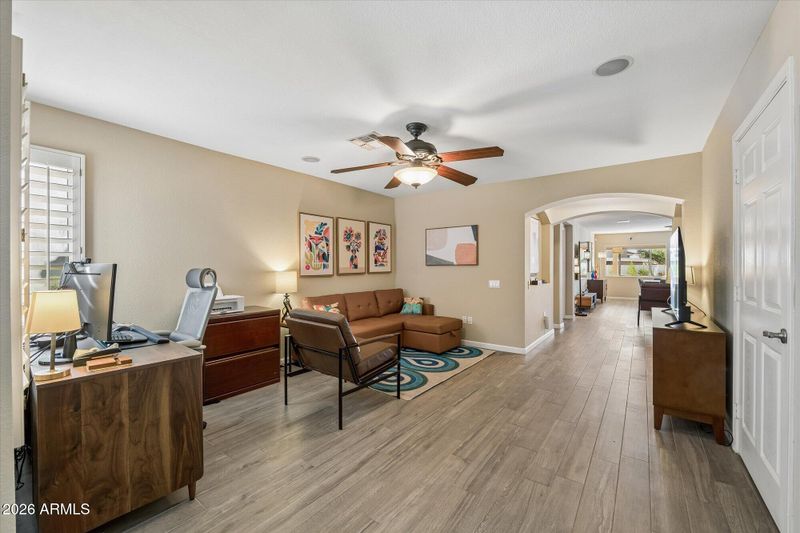 3428 E Francisco Dr, Phoenix, AZ 85042