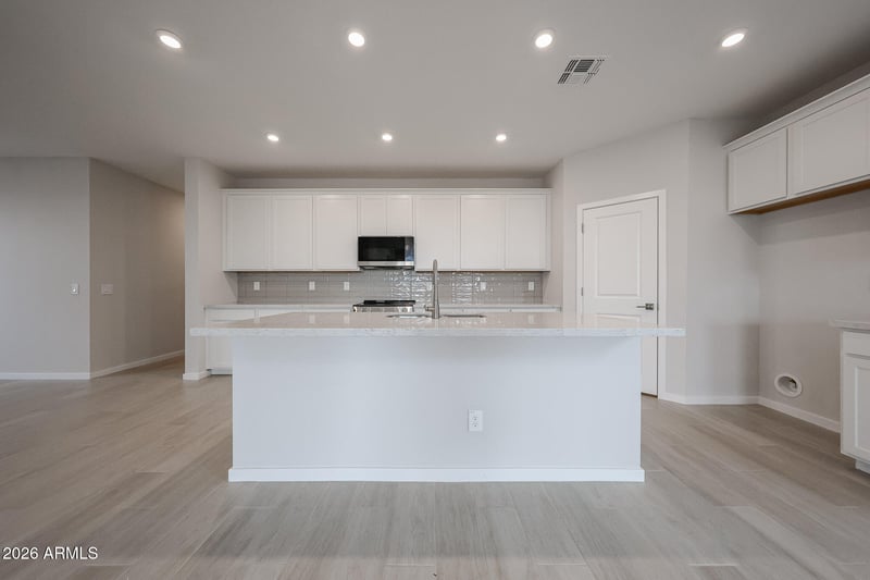 34287 N Holliday Way, San Tan Valley, AZ 85143