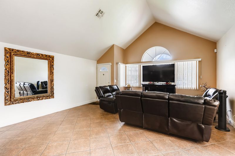 343 E Mitchell Dr, Phoenix, AZ 85012