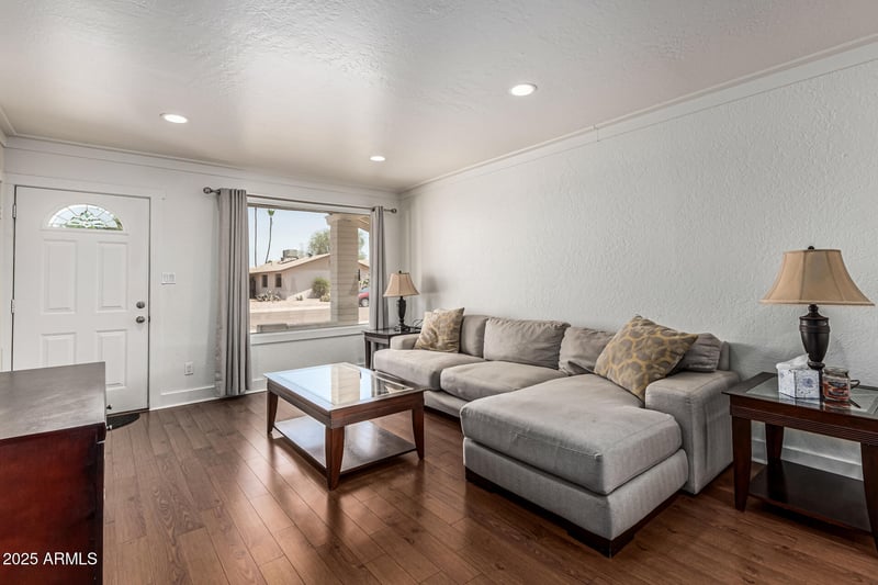 343 Santa Cruz Dr, Tempe, AZ 85282