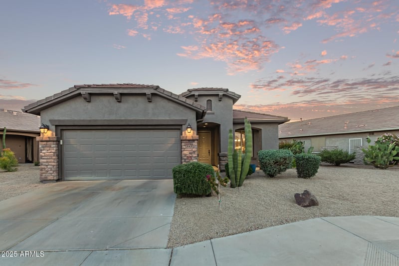 343 Twin Peaks Pw, San Tan Valley, AZ 85143