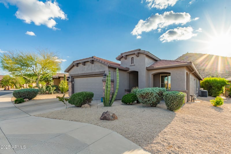 343 Twin Peaks Pw, San Tan Valley, AZ 85143