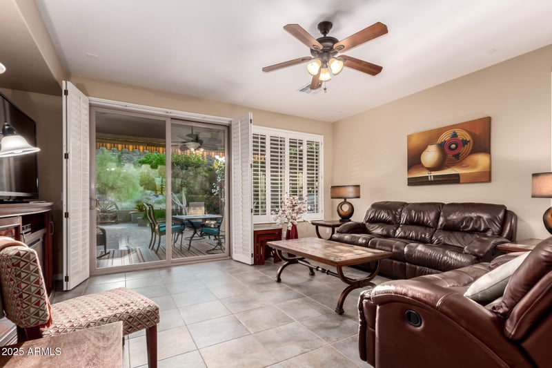 343 Twin Peaks Pw, San Tan Valley, AZ 85143