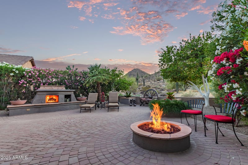343 Twin Peaks Pw, San Tan Valley, AZ 85143