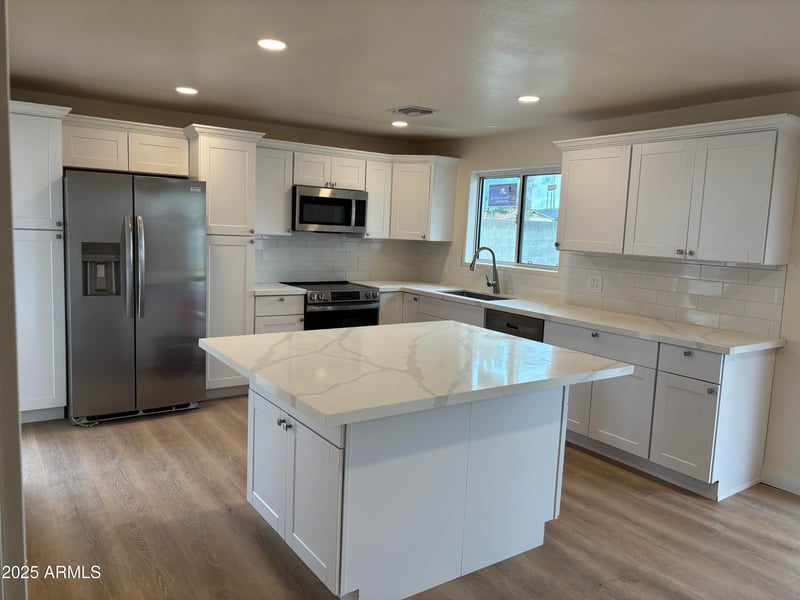 3430 Poinsettia Dr, Phoenix, AZ 85028