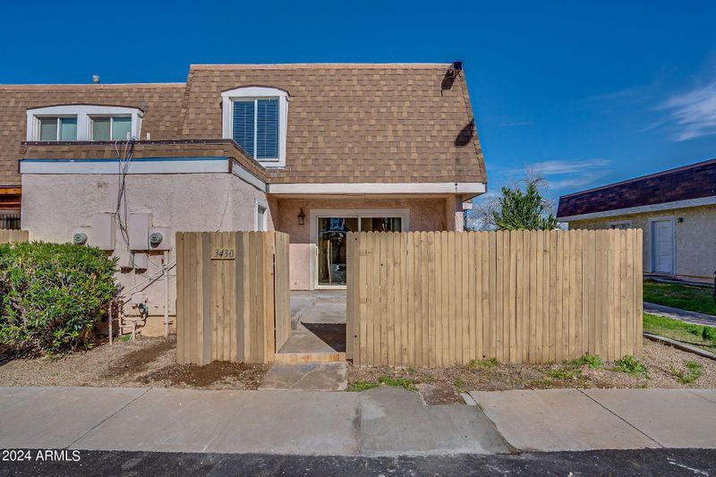 3430 W Echo Ln, Phoenix, AZ 85051