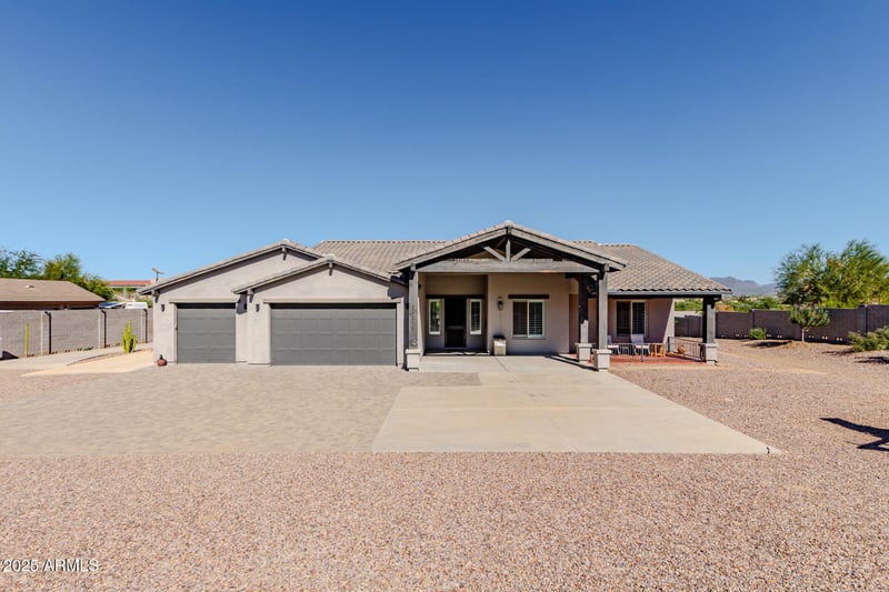 34319 7th St, Phoenix, AZ 85085