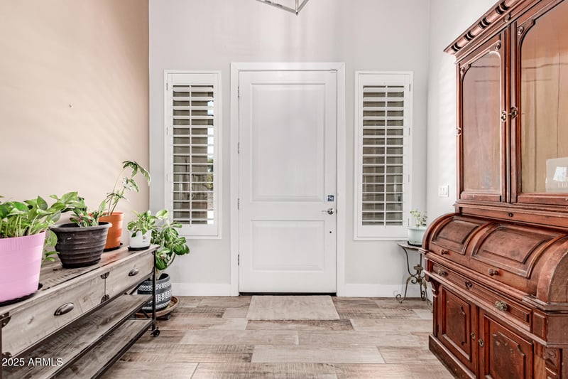 34319 7th St, Phoenix, AZ 85085