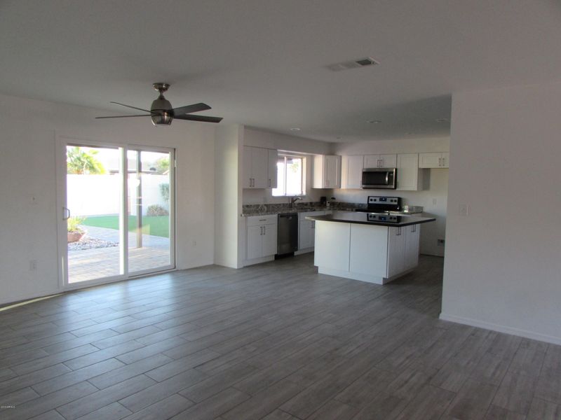 3433 E Sunnyside Dr, Phoenix, AZ 85028