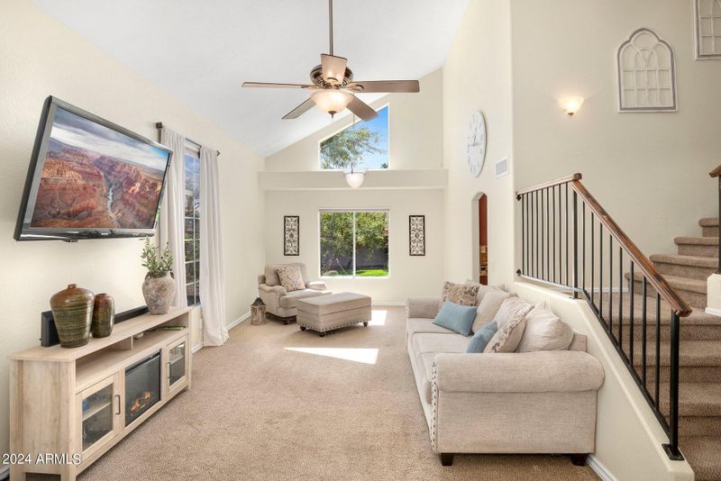 3433 E Windsong Dr, Phoenix, AZ 85048