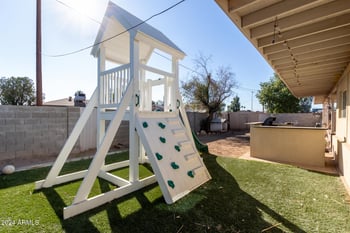 3433 Poinsettia Dr, Phoenix, AZ 85029